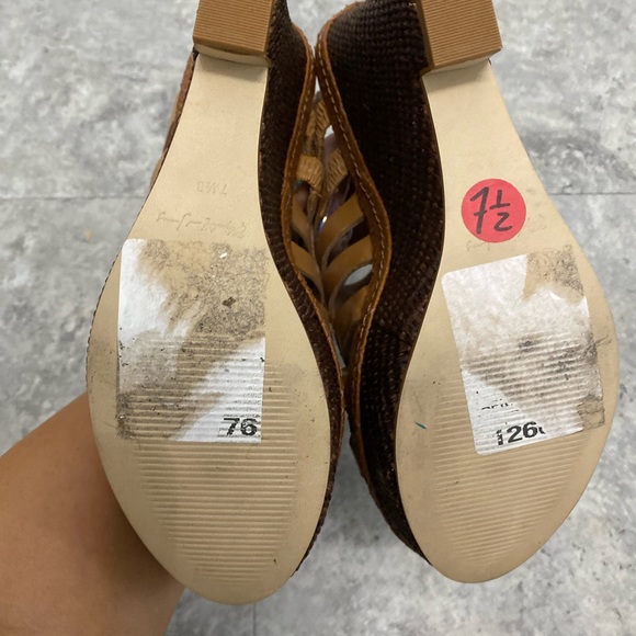 Elizabeth and James Silva Wedges - Picture 4 of 5